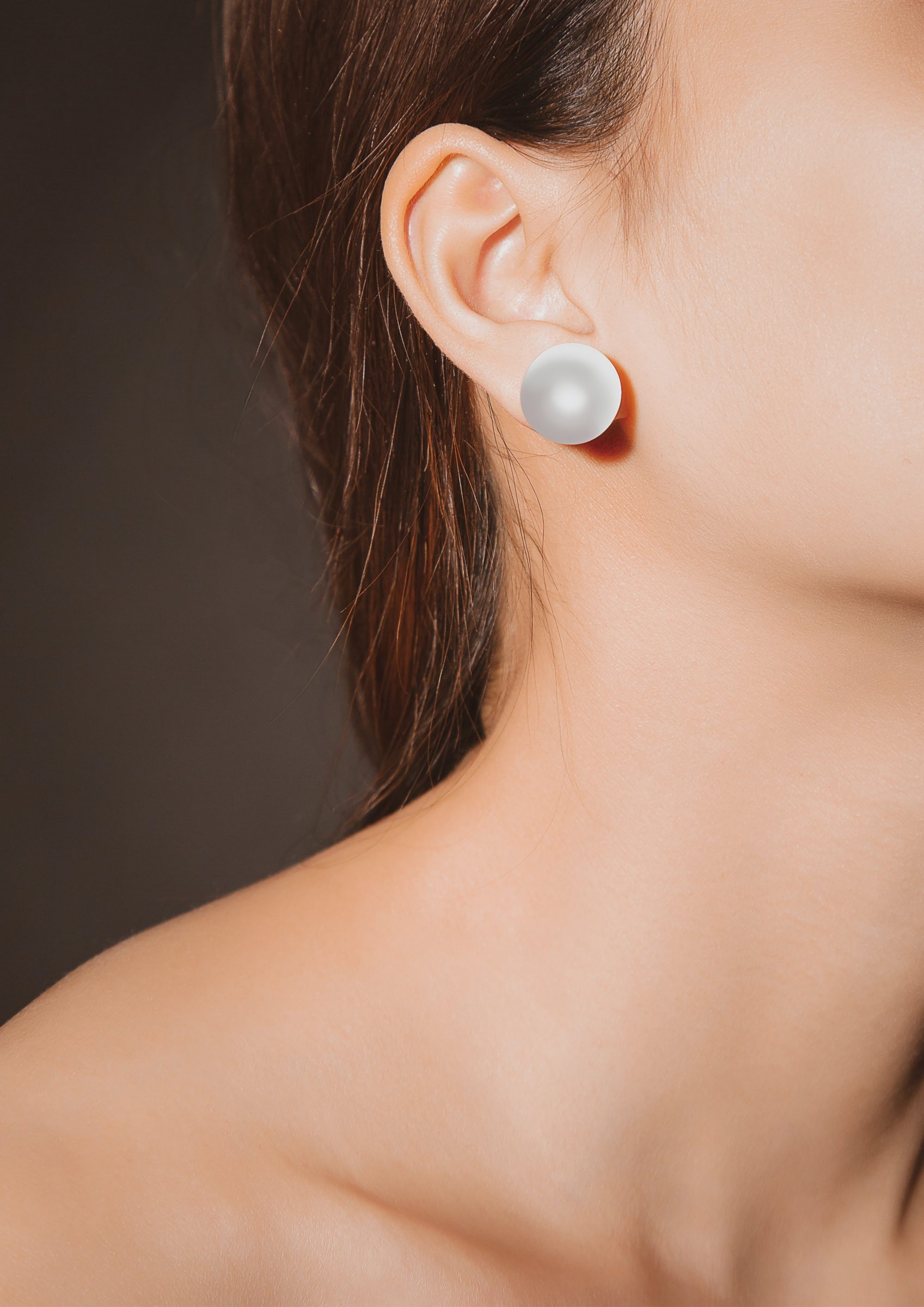 Ideal pearl pieces to complete your business look pexels 湉双 陈 2876035
