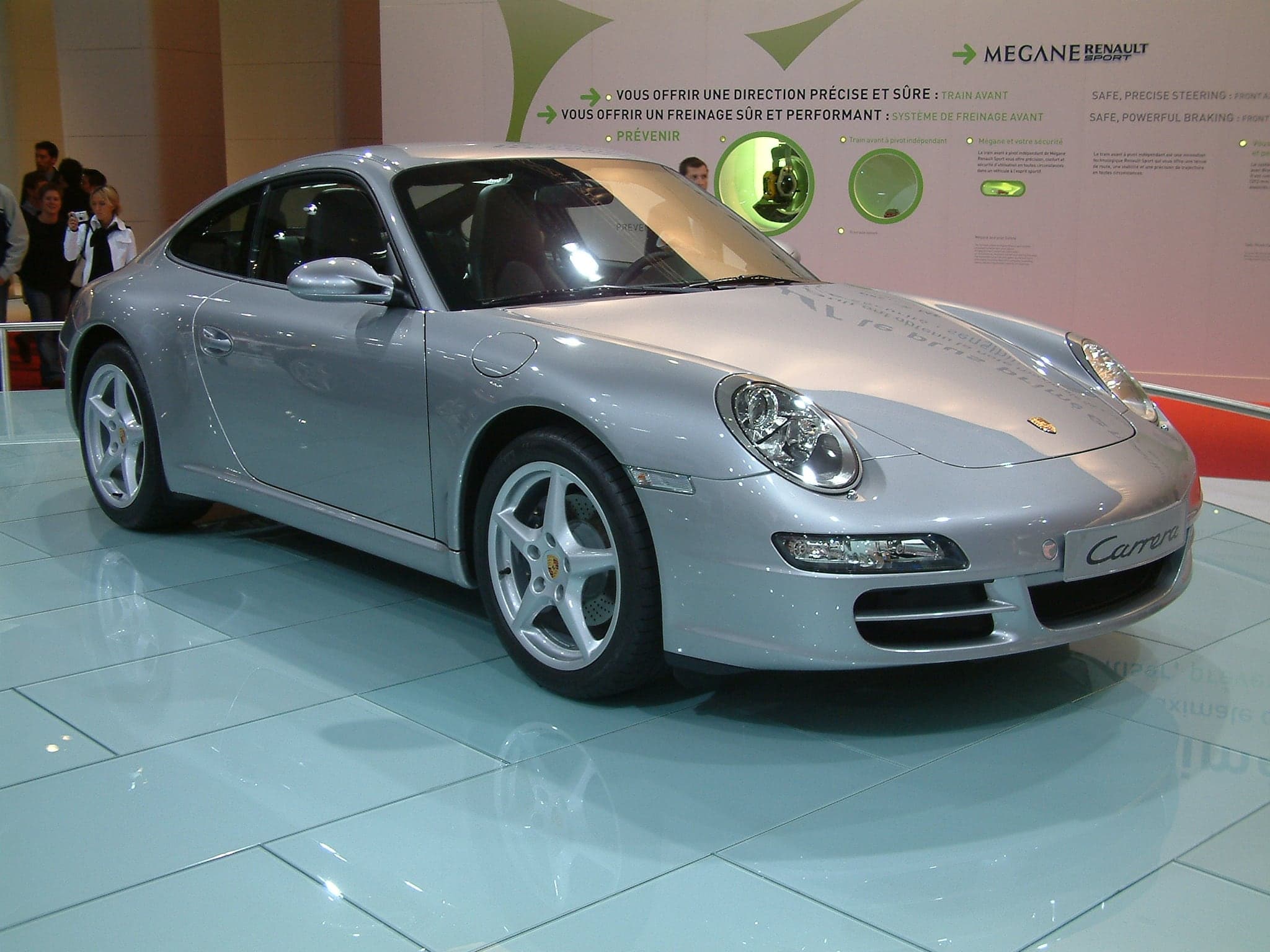 2004 silver Porsche 911 Carrera type 997 2017010516 586e7519a56ae