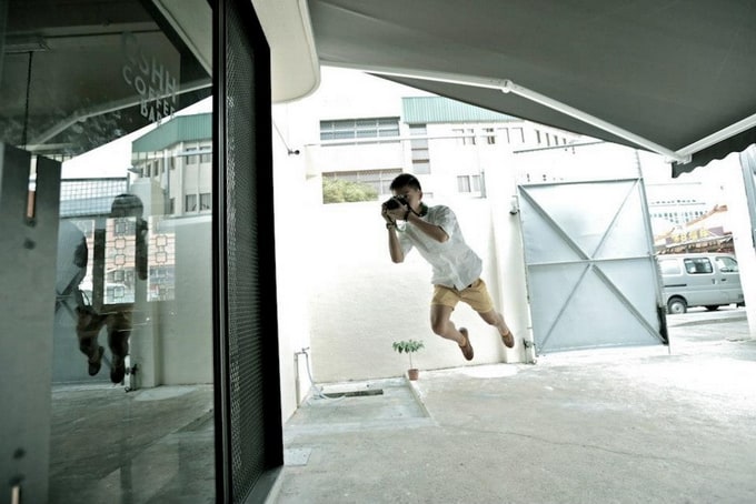 Amazing 'levitating' pictures by Jeff Cheong and Jayden levitationsg16