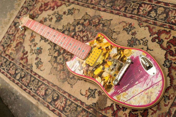 Skateboard Guitars by DLX & Haroshi skate_guitar10