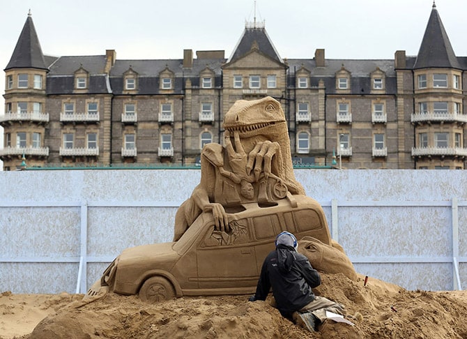 "Sand Sculpture" Festival in England 6