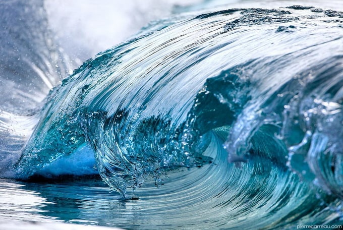 Sculptural Wave Photography by Pierre Carreau pierrecarreau10