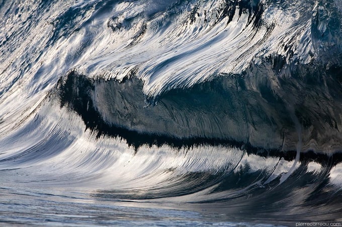 Sculptural Wave Photography by Pierre Carreau pierrecarreau12