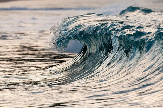 Sculptural Wave Photography by Pierre Carreau pierrecarreau14