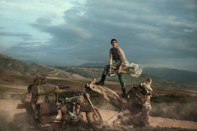 Walk through Morocco with Vogue US peter-lindbergh-edie-campbell8