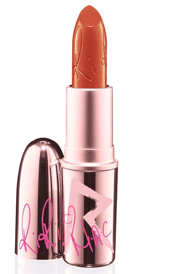 Rihanna and MAC Cosmetics rihanna-mac-riri-collection-for-fall-2013-7