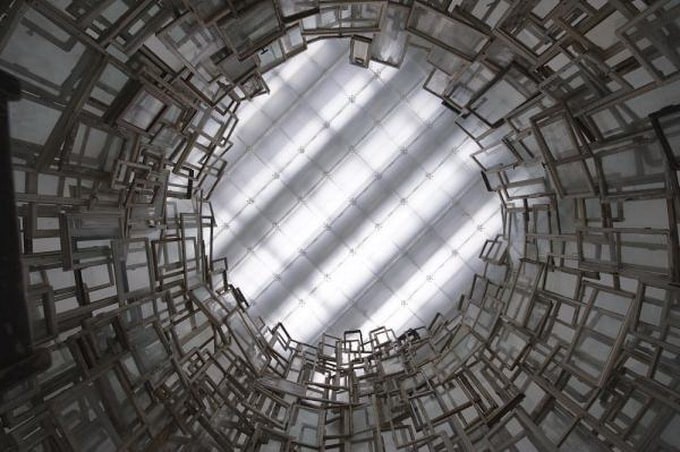 Installations by Chiharu Shiota chiharu-shiotas-installations-01-600x901