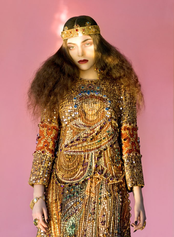 Lorde for The Wild Magazine 800x1092xlorde-royal-wild-magazine2_jpg_pagespeed_ic_uod2z_s6pd