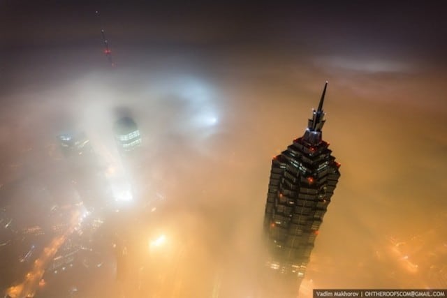 on-the-roofs-shanghai-tower_09