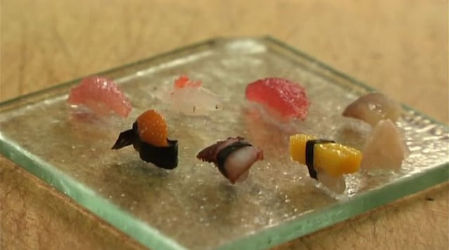 miniature sushi made with a single grain of rice 01 2
