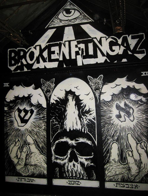 broken-fingaz-crew-street-art-23