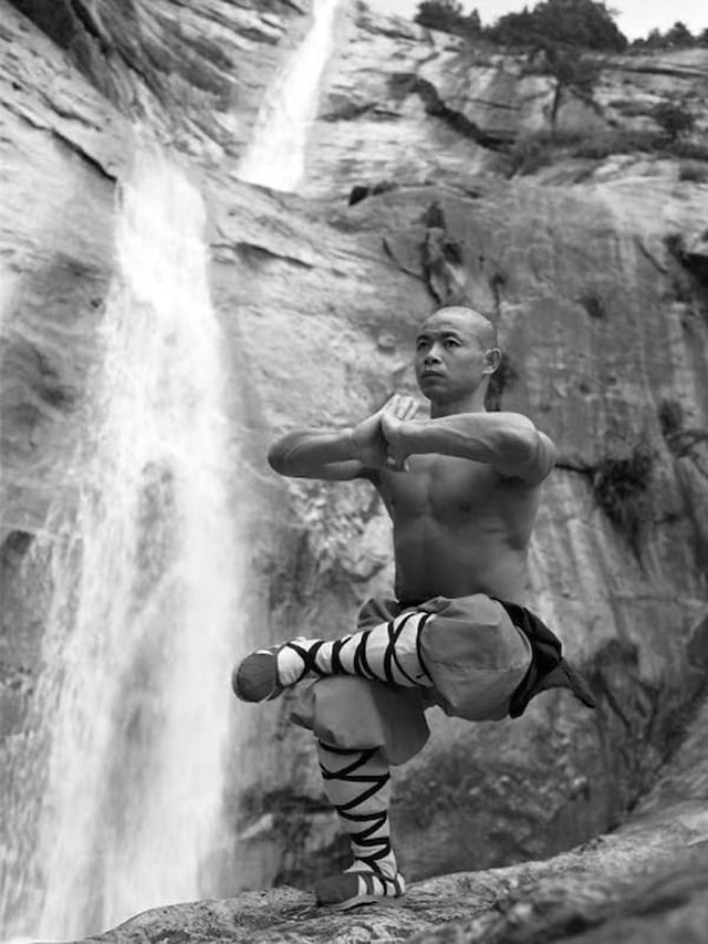 Shaolin-Monks-Training-Tomasz-Gudzowaty