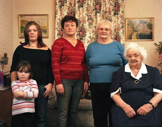 families_with_5_generations_in_1_photo_by_julian_germain_2014_05