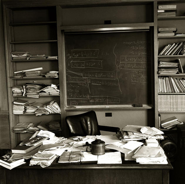 albert einstein's desk on the day of his death