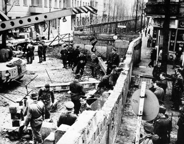 construction of the berlin wall