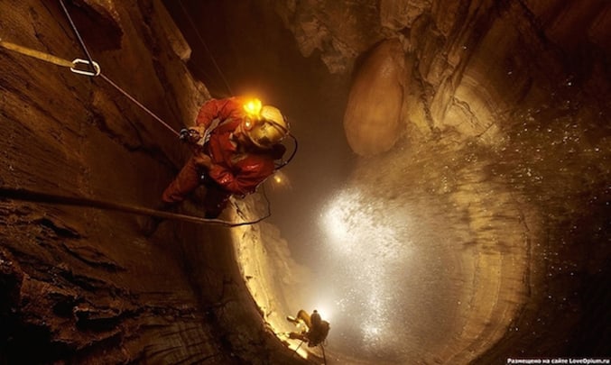 the-Deepest-Cave-in-the-World-6