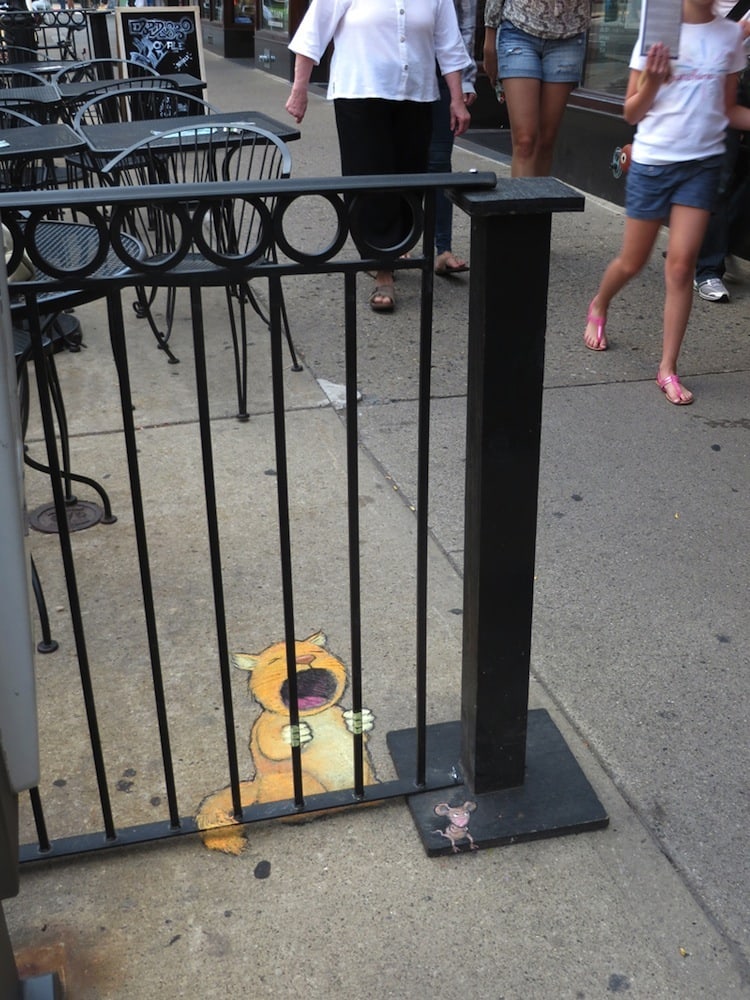 chalk_and_charcoal_art_by_david_zinn_in_the_streets_of _ann_arbor_michigan_2014_02