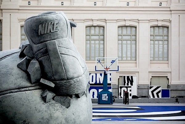 Nike _Come_Out_In_Force_Sneakerball_Sculpture_in_Madrid_Spain_2014_02