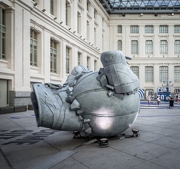 Nike _Come_Out_In_Force_Sneakerball_Sculpture_in_Madrid_Spain_2014_04
