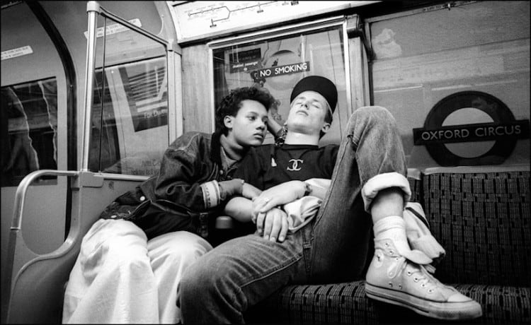 down_the_tube_travellers_on_the_london_underground_1987_1990_2014_02