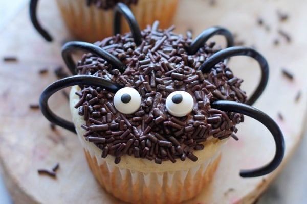 Halloween-Spider-Cupcakes-from-Damn-Delicious