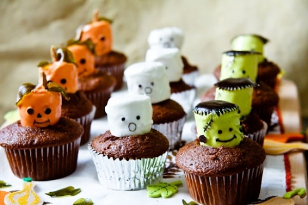 Marshmallow-Halloween-Cupcake-Toppers-by-Chef-Julie-Yoon
