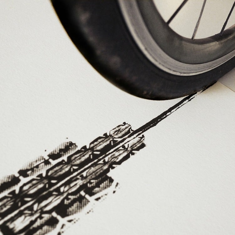 Famous_Landmarks_Printed_with_Bicycle_Tire_Tracks_by_Artist_Thomas_Yang_2014_05