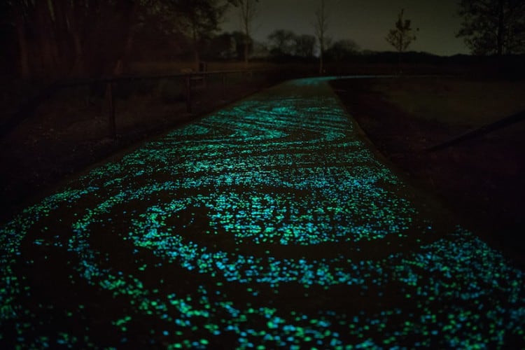 glow_in_dark_bikepath_van_gogh_03
