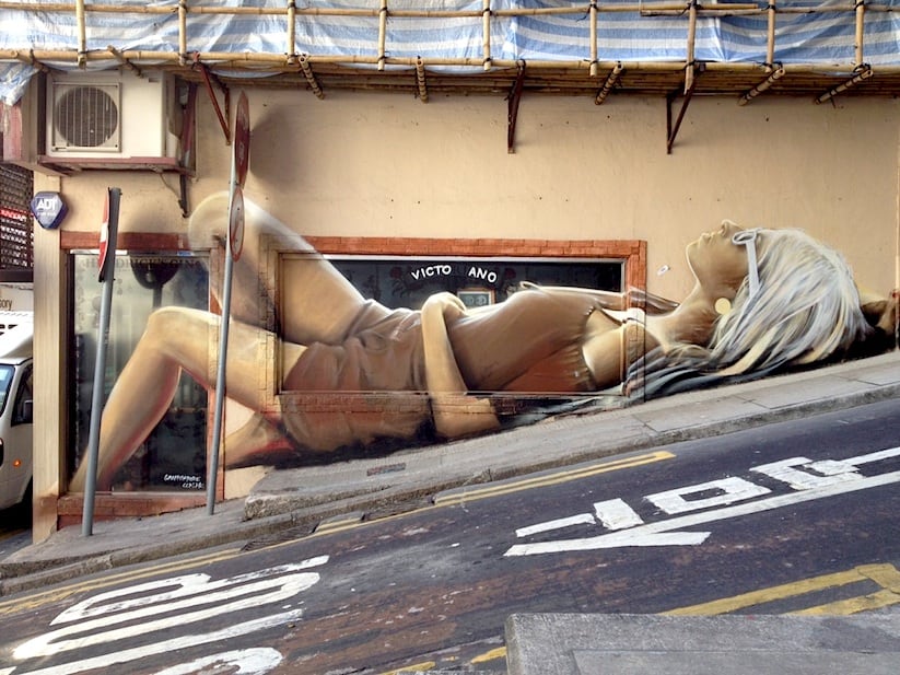 reclinning_lady_mural_by_artist_by_artist_victoriano_in_hong_kong_china_2014_01