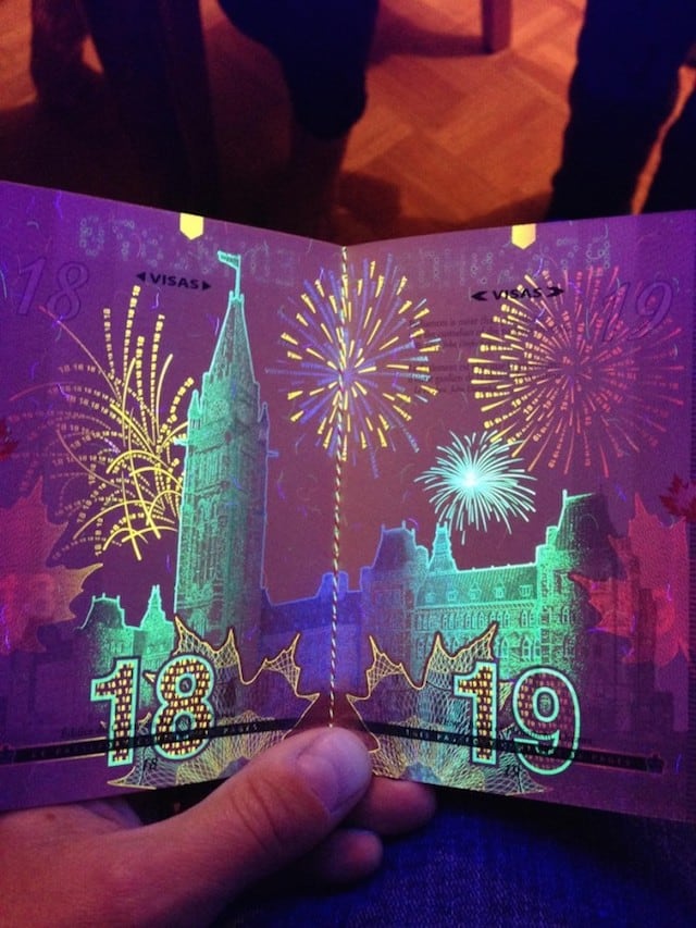 canadian-passports-under-blacklight_04