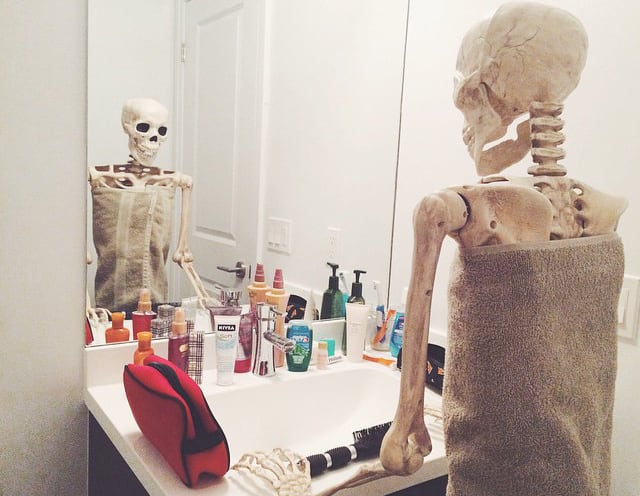 skeleton-daily-life-photography-1