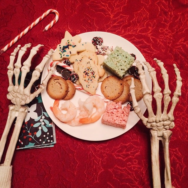 skeleton-daily-life-photography-4