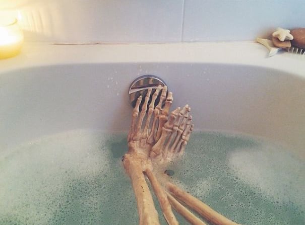 skeleton-daily-life-photography-9