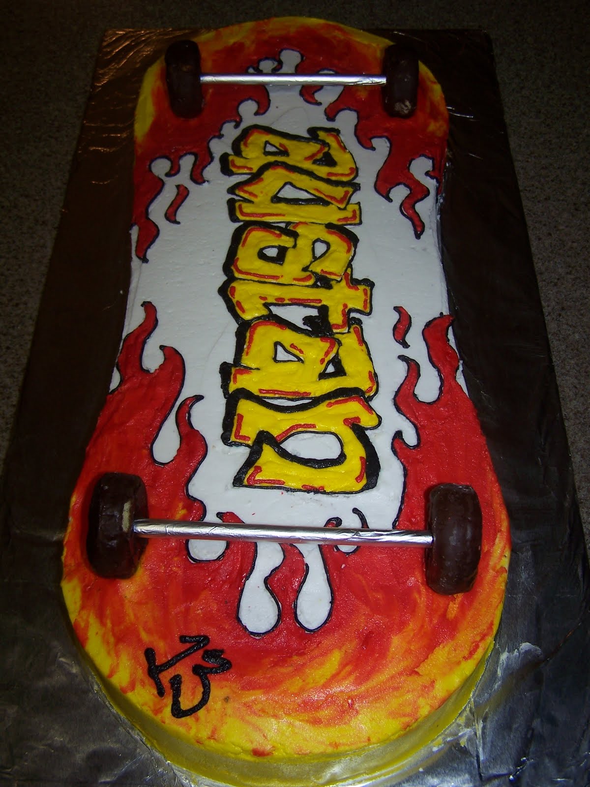 37 of The Most Creative Cakes That Are Too Cool to Eat 100_7580