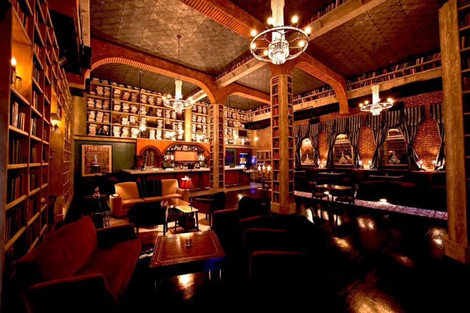 hemingways lounge