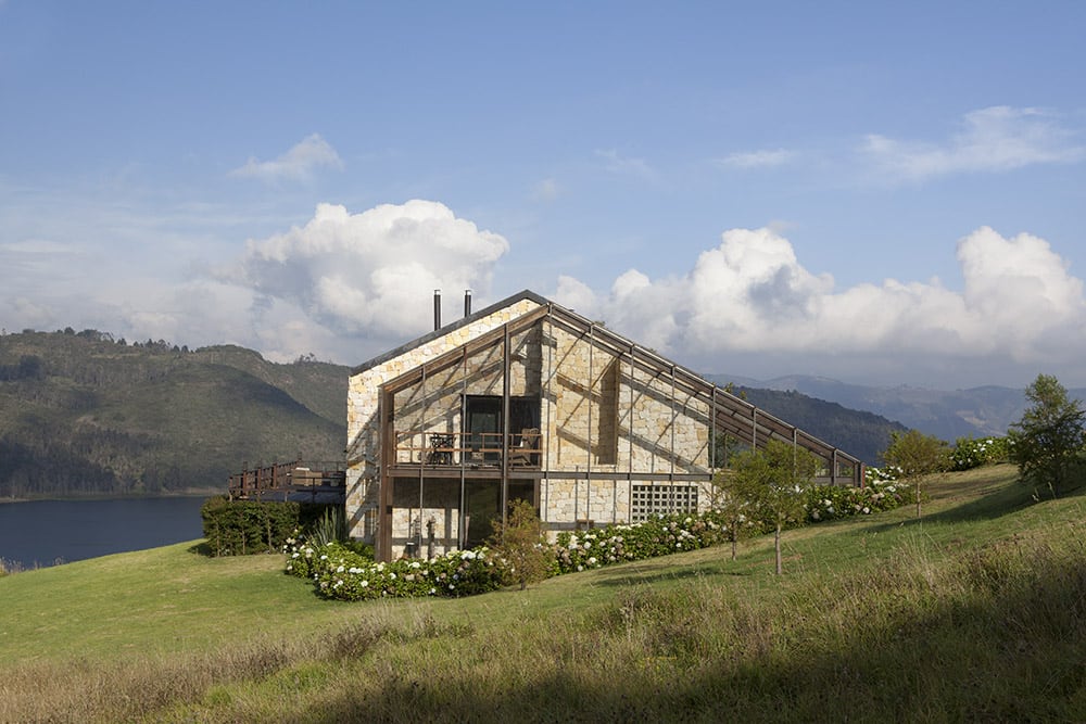 lake house by fernando de la carrera and alejandro cavanzo - homeworlddesign (4)