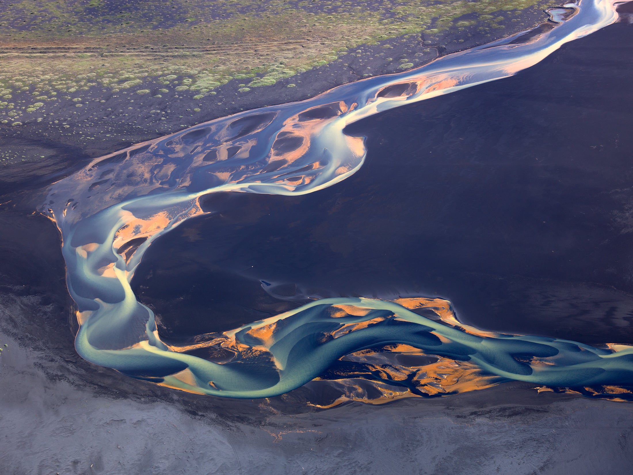 Stunning Aerial Photos Of Icelandic Rivers From Above lg_22753681_a0004233