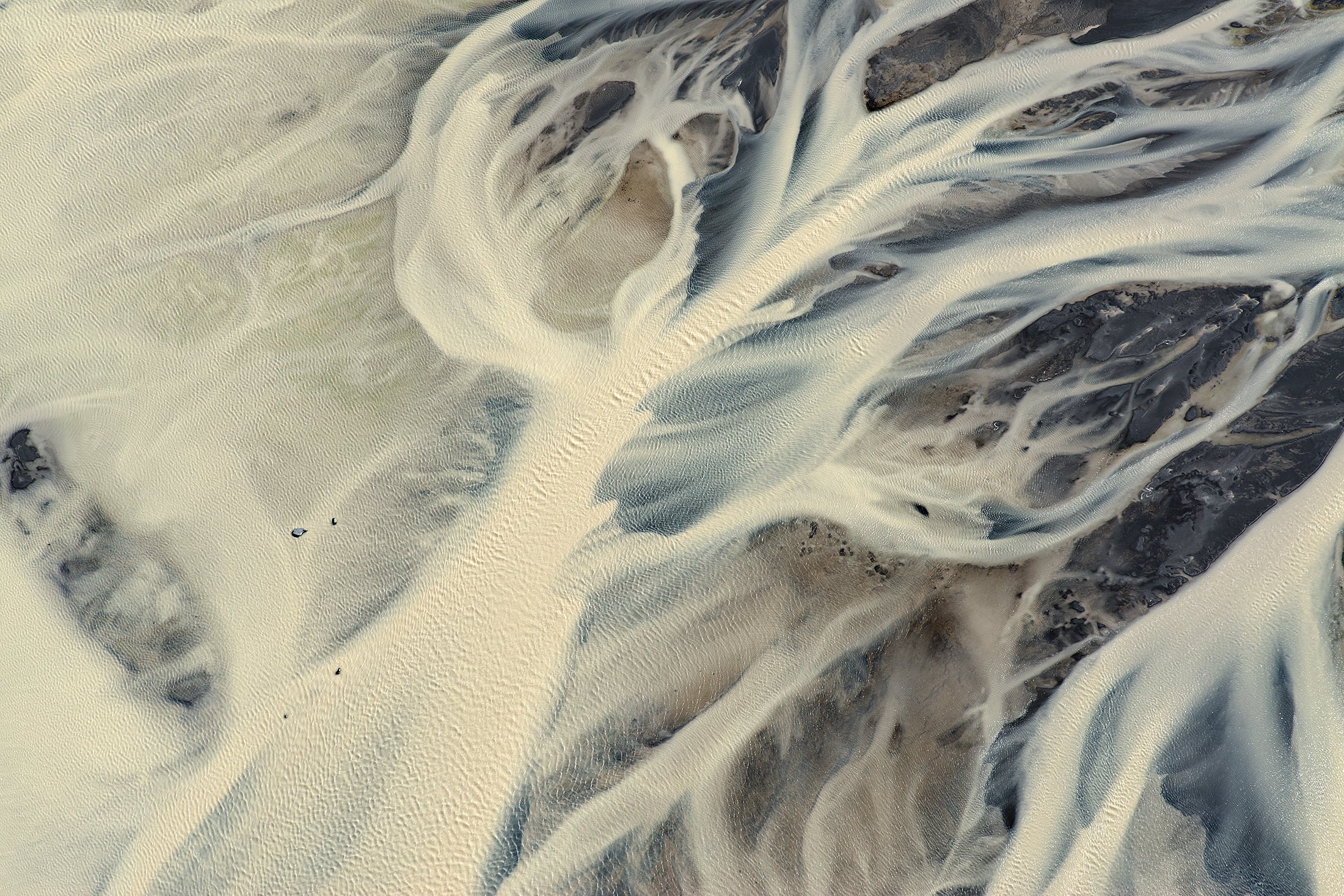 Stunning Aerial Photos Of Icelandic Rivers From Above lg_26289661_80e0334