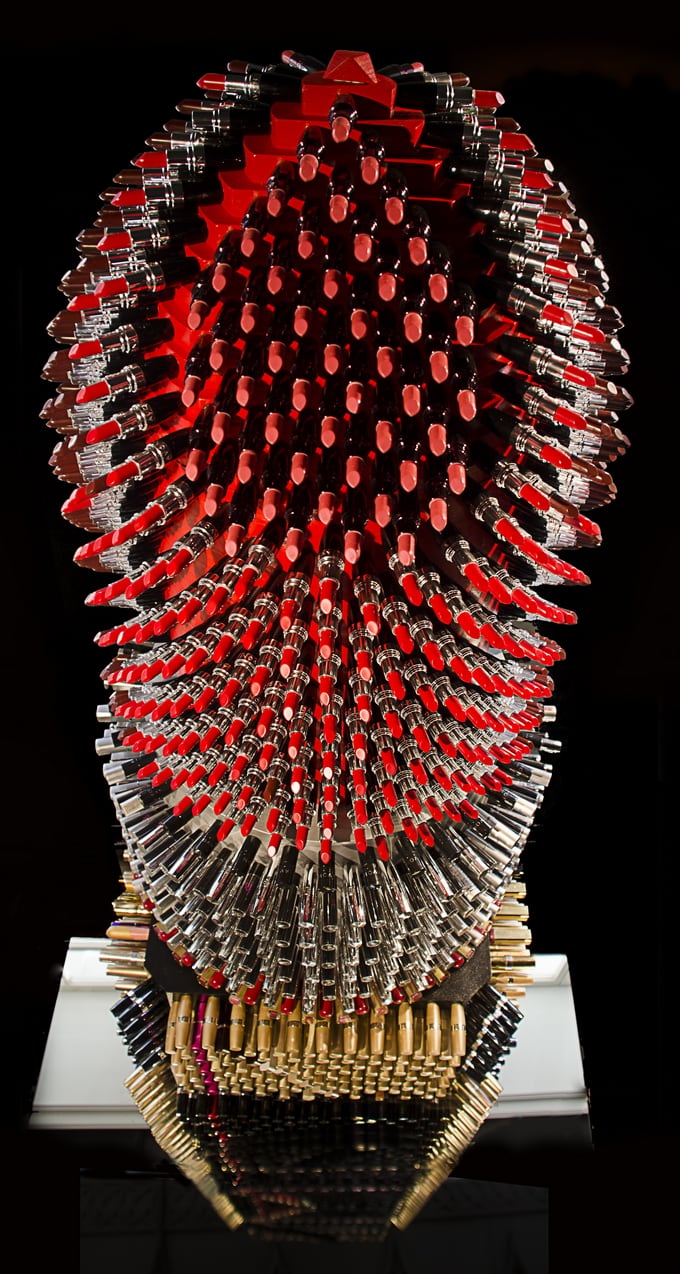 Giant Lipstick Sculpture Made From 5000 Tubes By Agne Kisonaite 5000usedlipsticks03