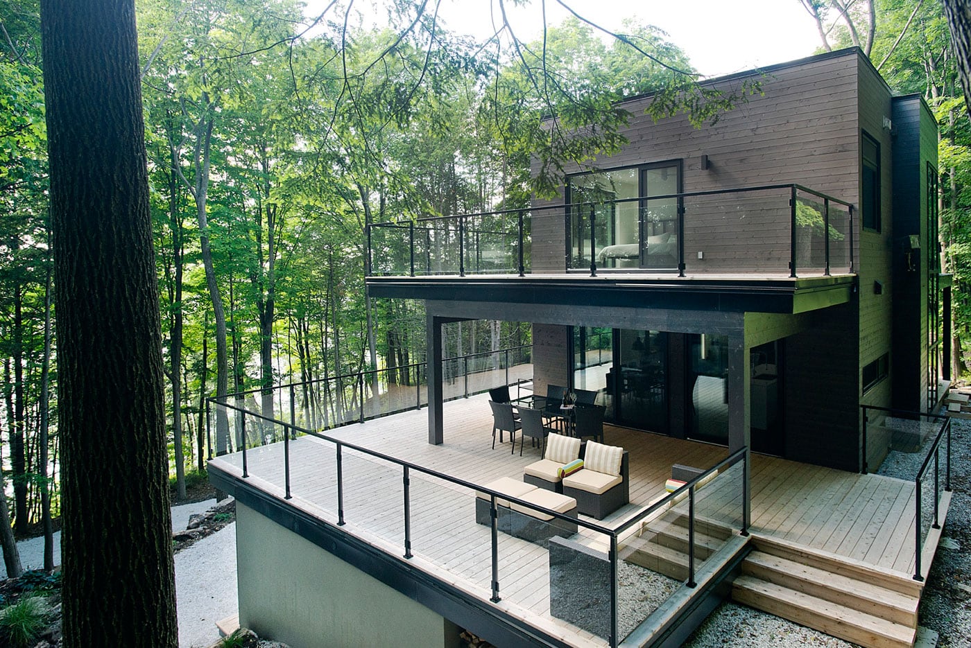 contemporary-cottage-in-quebec-by-boom-town-02