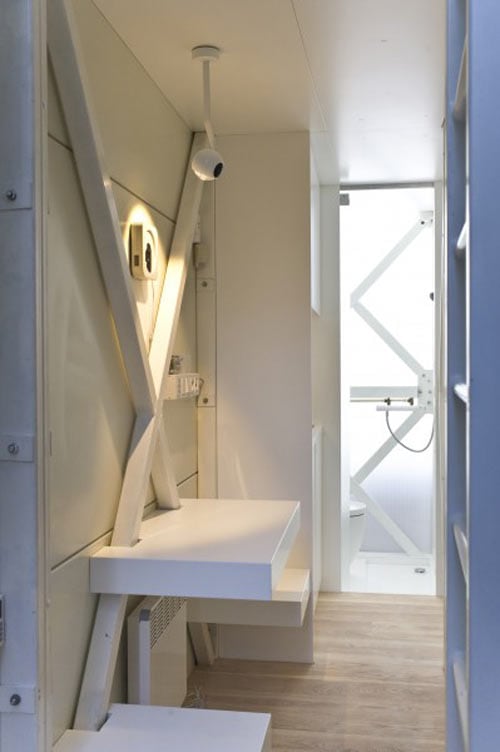 World's Thinnest House: Keret House by Jakub Szczesny skinny-house-7