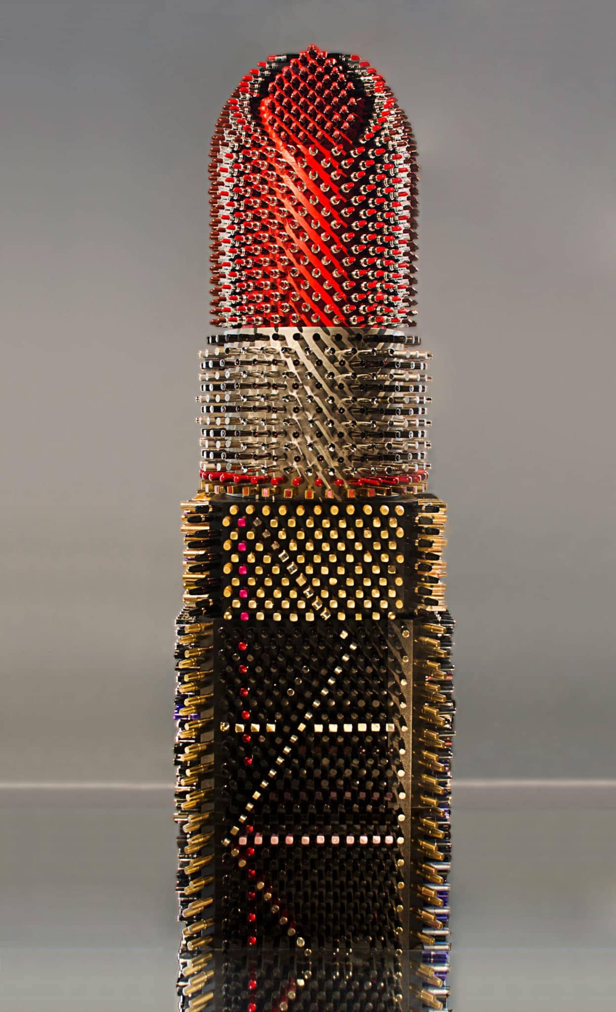 Giant Lipstick Sculpture Made From 5000 Tubes By Agne Kisonaite FREEYORK