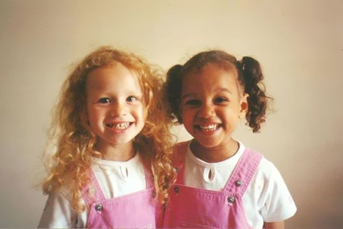 black-white-twin-sisters_02
