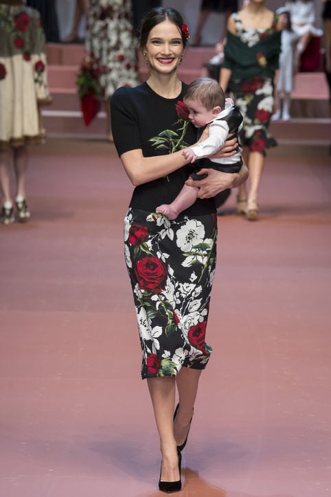 dolce-gabbana-fall-2015-runway-model-with-baby-h724