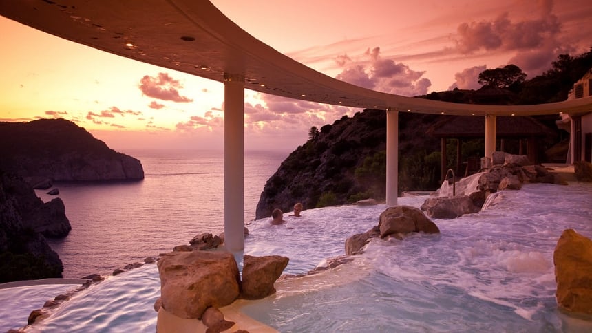 the 24 amazing pools you need to jump in before you die 7