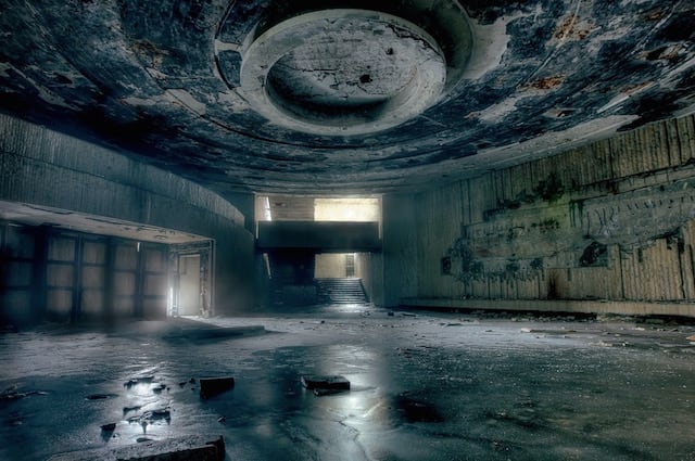Abandonned-Soviet-Buildings-by-Rebecca-Litchfield4