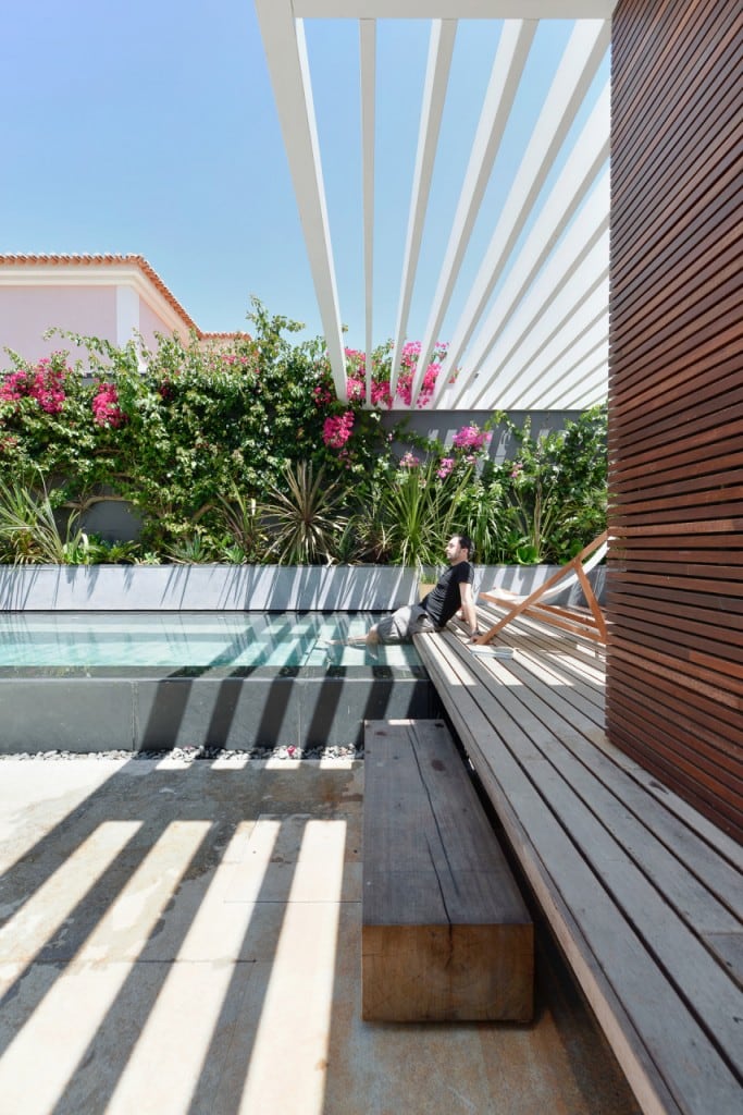 House in Estoril / Ricardo Morena harmonious-relationship-between-the-old-and-the-contemporary-architecture-house-in-estoril-homeworlddesign-31-683x1024