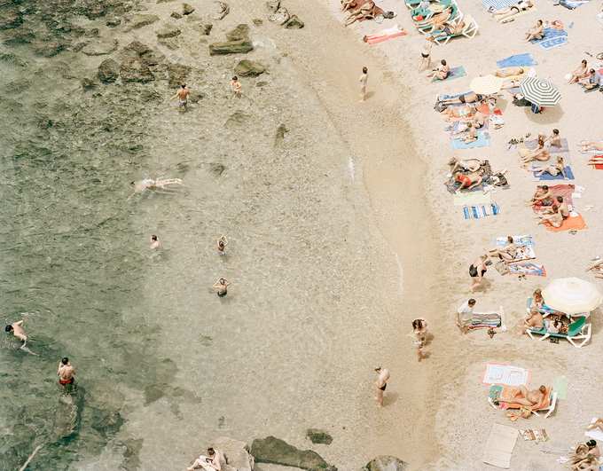 Photography by Markus Henttonen crowded beach from above, beach, beach life, people, heat, summer, holiday, swimming, sea, water, fun, joy, flirt, enjoyment, sun, sunbathing, bikini, colorful, paradise, pleasure, tourism, spain, photography, from above, rhythm, moment, painting like, people in miniature, tenerif, mallorca, barcelona, sitges, sociology