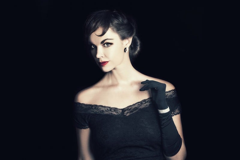 See How This Woman Tranformed Herseld Into 15 Iconic Women 15-audrey-hepburn__880