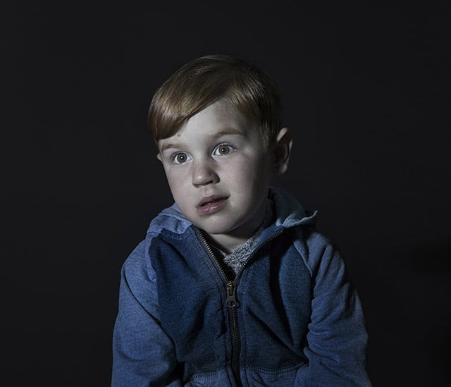 Idiot Box: Eye-Opening Portraits Of Kids with Eyes Bounded to a TV Idiotbox_Nico